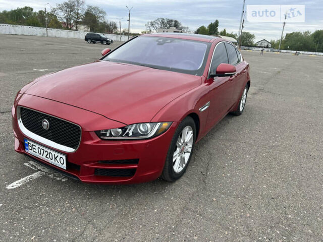 Червоний Ягуар XE, об'ємом двигуна 2 л та пробігом 44 тис. км за 22000 $, фото 1 на Automoto.ua