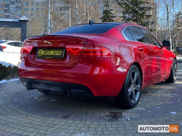 Красный Ягуар XE, объемом двигателя 2 л и пробегом 59 тыс. км за 17999 $, фото 6 на Automoto.ua
