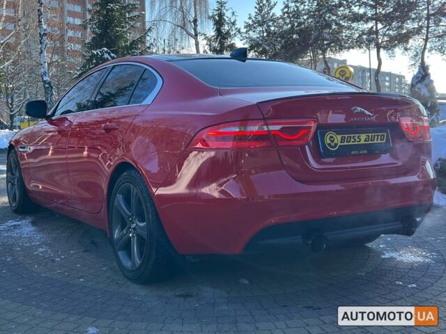 Красный Ягуар XE, объемом двигателя 2 л и пробегом 59 тыс. км за 17999 $, фото 4 на Automoto.ua