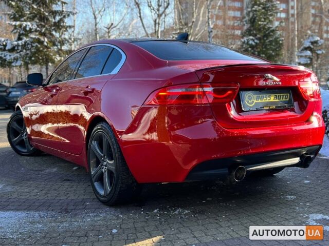 Красный Ягуар XE, объемом двигателя 2 л и пробегом 59 тыс. км за 17999 $, фото 9 на Automoto.ua