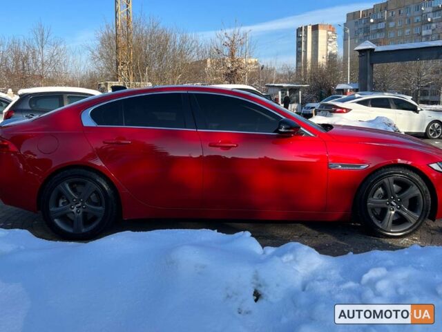 Красный Ягуар XE, объемом двигателя 2 л и пробегом 59 тыс. км за 17999 $, фото 7 на Automoto.ua