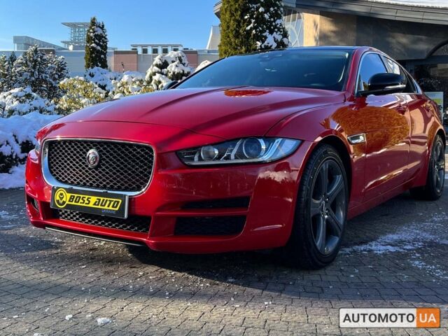 Красный Ягуар XE, объемом двигателя 2 л и пробегом 59 тыс. км за 17999 $, фото 2 на Automoto.ua
