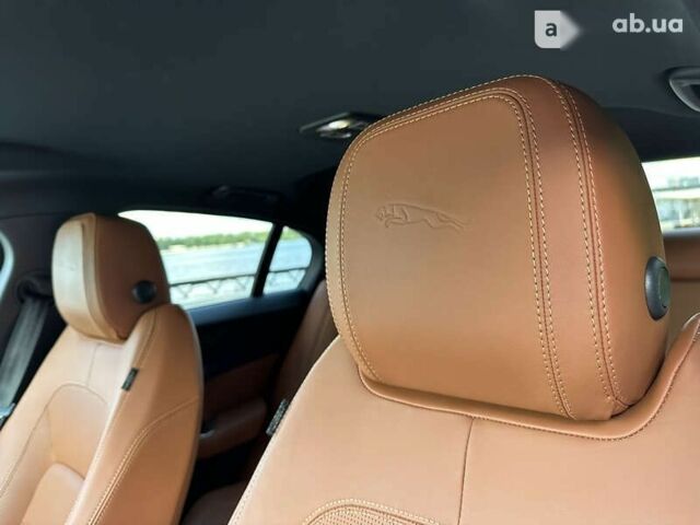 Ягуар XE, объемом двигателя 2 л и пробегом 23 тыс. км за 41890 $, фото 25 на Automoto.ua