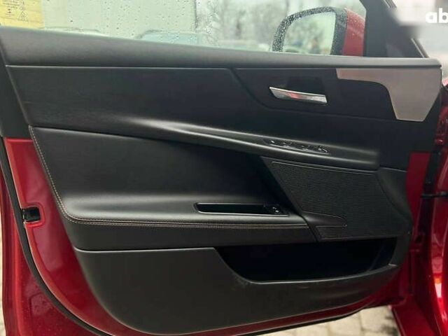 Ягуар XE, объемом двигателя 2 л и пробегом 188 тыс. км за 15300 $, фото 7 на Automoto.ua