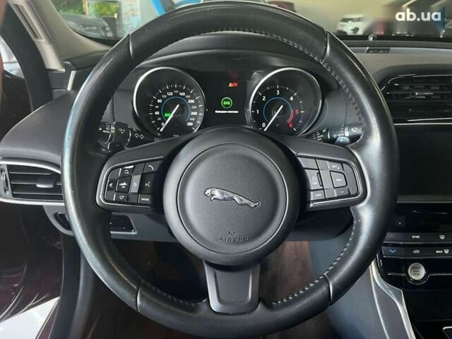 Ягуар XE, объемом двигателя 2 л и пробегом 107 тыс. км за 15500 $, фото 10 на Automoto.ua
