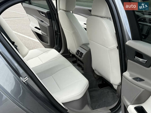 Ягуар XE, объемом двигателя 2 л и пробегом 260 тыс. км за 12900 $, фото 14 на Automoto.ua