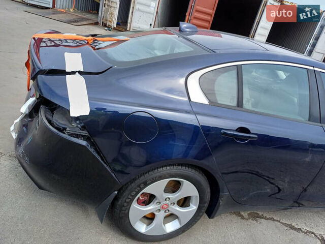 Ягуар XE, объемом двигателя 2 л и пробегом 88 тыс. км за 13500 $, фото 5 на Automoto.ua