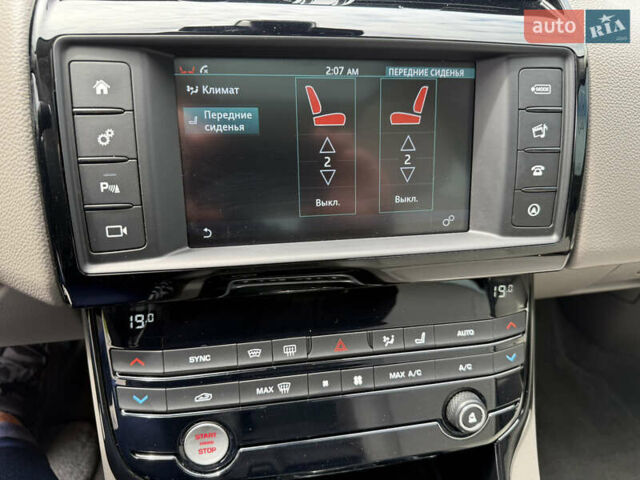 Ягуар XE, объемом двигателя 2 л и пробегом 260 тыс. км за 12900 $, фото 8 на Automoto.ua