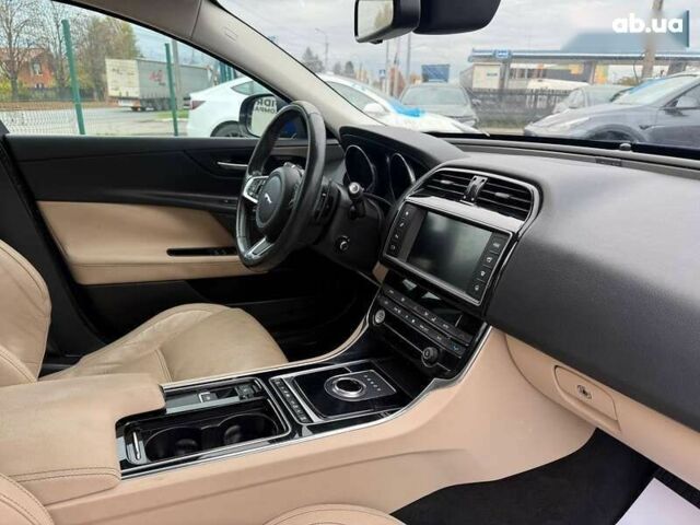 Ягуар XE, об'ємом двигуна 2 л та пробігом 176 тис. км за 9800 $, фото 11 на Automoto.ua