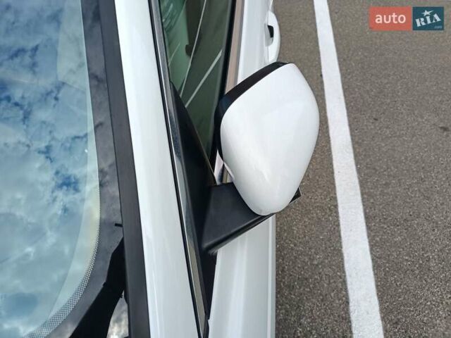 Ягуар XE, объемом двигателя 2 л и пробегом 89 тыс. км за 19600 $, фото 45 на Automoto.ua