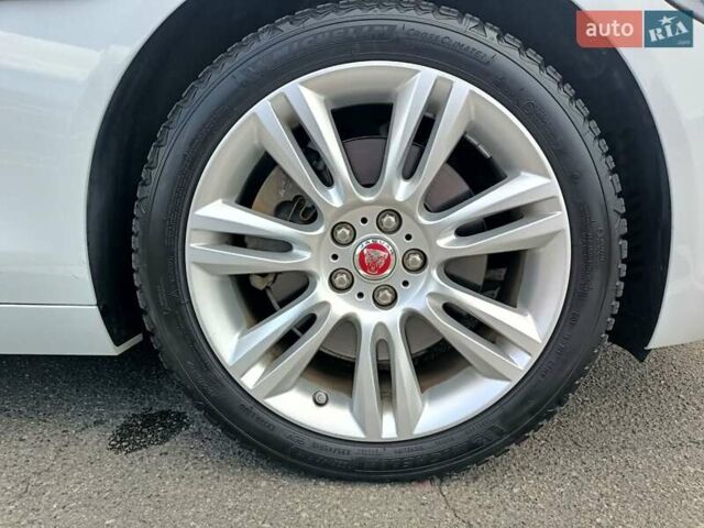Ягуар XE, объемом двигателя 2 л и пробегом 89 тыс. км за 19600 $, фото 24 на Automoto.ua