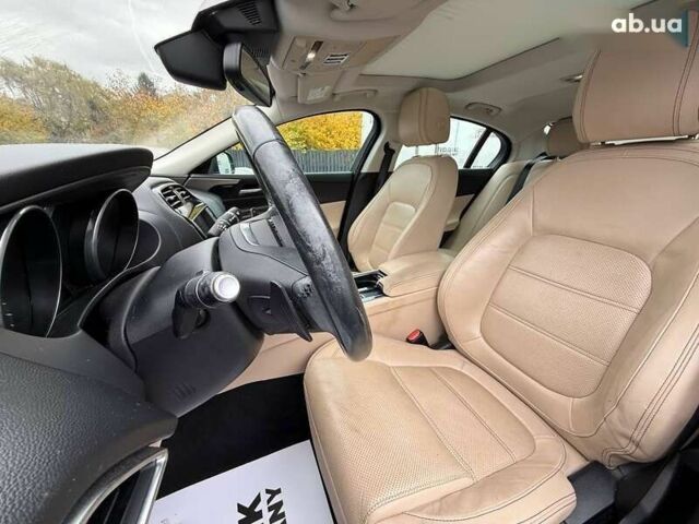 Ягуар XE, об'ємом двигуна 2 л та пробігом 176 тис. км за 9800 $, фото 15 на Automoto.ua