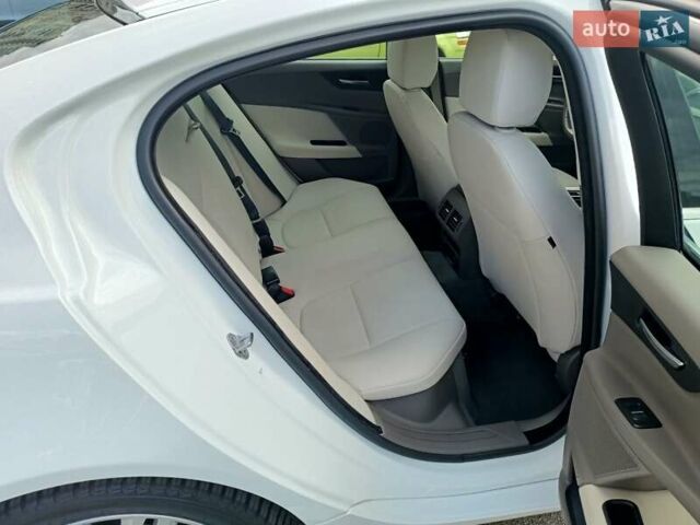 Ягуар XE, объемом двигателя 2 л и пробегом 89 тыс. км за 19600 $, фото 36 на Automoto.ua