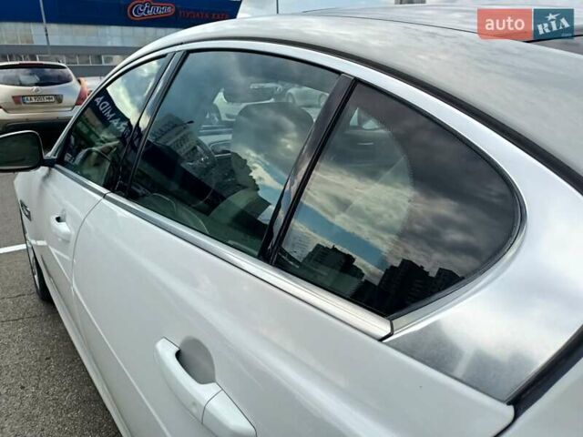 Ягуар XE, объемом двигателя 2 л и пробегом 89 тыс. км за 19600 $, фото 21 на Automoto.ua