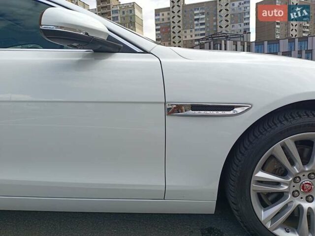 Ягуар XE, объемом двигателя 2 л и пробегом 89 тыс. км за 19600 $, фото 19 на Automoto.ua