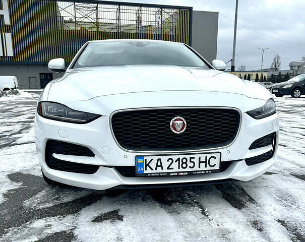 Ягуар XE, объемом двигателя 2 л и пробегом 58 тыс. км за 23999 $, фото 2 на Automoto.ua