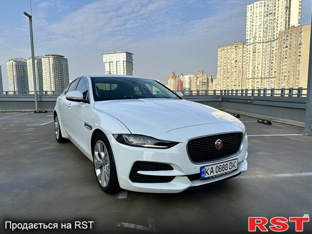 Ягуар XE, объемом двигателя 2 л и пробегом 60 тыс. км за 31500 $, фото 4 на Automoto.ua