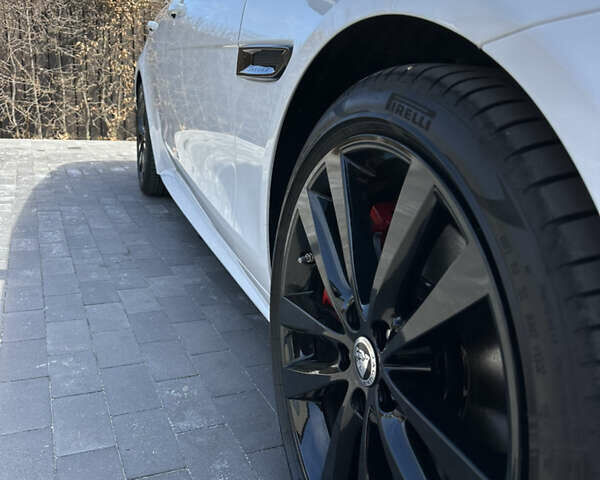 Ягуар XE, объемом двигателя 0 л и пробегом 1 тыс. км за 46499 $, фото 9 на Automoto.ua