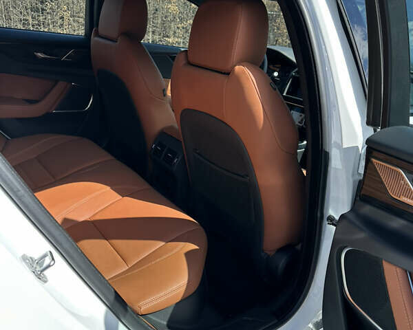 Ягуар XE, объемом двигателя 0 л и пробегом 1 тыс. км за 46499 $, фото 14 на Automoto.ua
