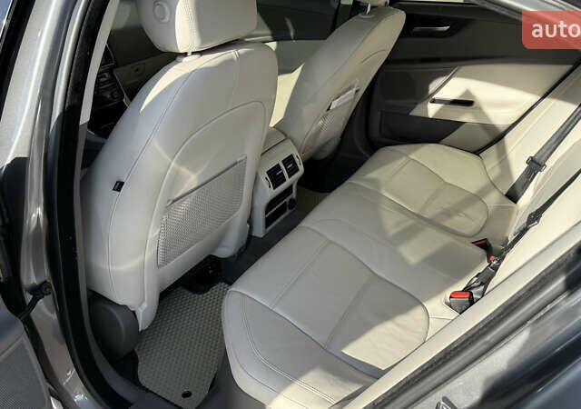 Сірий Ягуар XE, об'ємом двигуна 2 л та пробігом 121 тис. км за 15850 $, фото 8 на Automoto.ua