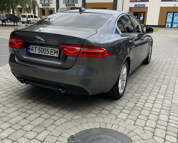 Серый Ягуар XE, объемом двигателя 2 л и пробегом 74 тыс. км за 15400 $, фото 5 на Automoto.ua