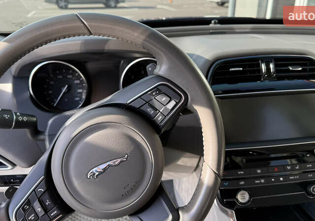 Сірий Ягуар XE, об'ємом двигуна 2 л та пробігом 121 тис. км за 15850 $, фото 15 на Automoto.ua