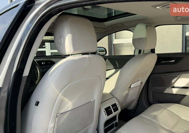 Сірий Ягуар XE, об'ємом двигуна 2 л та пробігом 121 тис. км за 15850 $, фото 34 на Automoto.ua