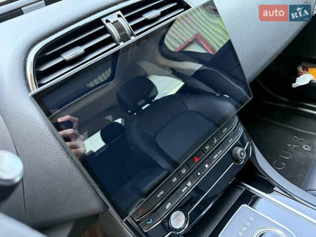 Сірий Ягуар XE, об'ємом двигуна 3 л та пробігом 82 тис. км за 20000 $, фото 67 на Automoto.ua