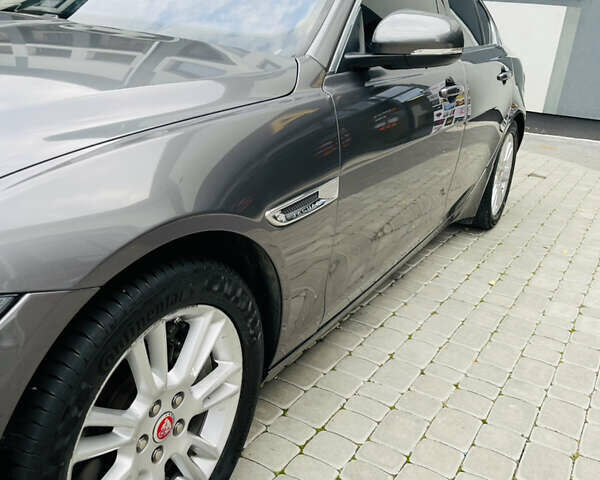 Серый Ягуар XE, объемом двигателя 2 л и пробегом 74 тыс. км за 15400 $, фото 31 на Automoto.ua