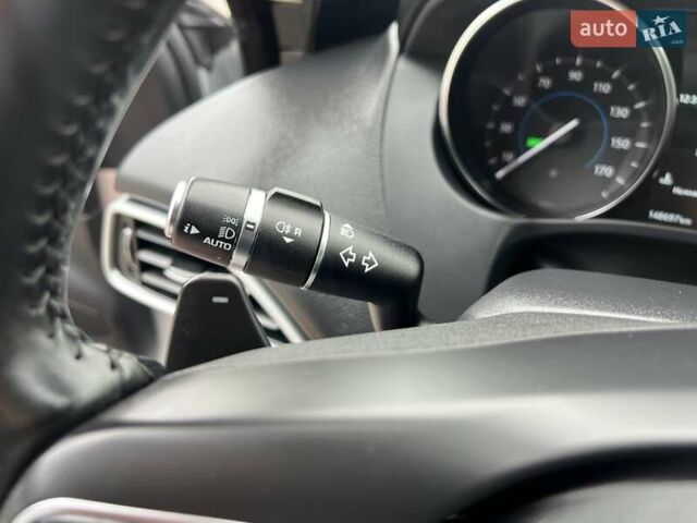 Серый Ягуар XE, объемом двигателя 2 л и пробегом 147 тыс. км за 13500 $, фото 11 на Automoto.ua