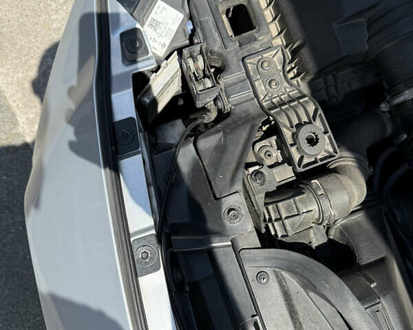 Сірий Ягуар XE, об'ємом двигуна 3 л та пробігом 82 тис. км за 20000 $, фото 91 на Automoto.ua