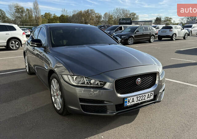 Сірий Ягуар XE, об'ємом двигуна 2 л та пробігом 121 тис. км за 15850 $, фото 2 на Automoto.ua