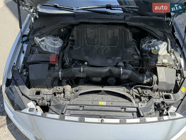 Сірий Ягуар XE, об'ємом двигуна 3 л та пробігом 82 тис. км за 20000 $, фото 85 на Automoto.ua