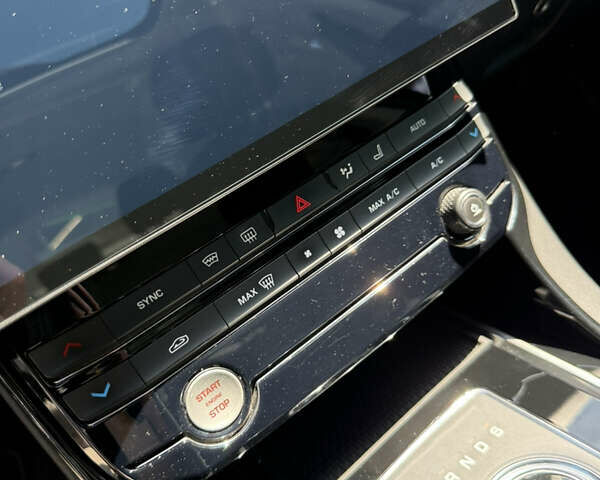 Сірий Ягуар XE, об'ємом двигуна 3 л та пробігом 82 тис. км за 20000 $, фото 78 на Automoto.ua