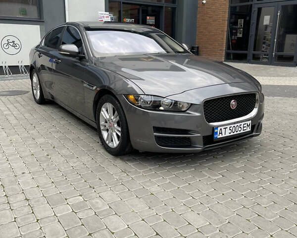 Серый Ягуар XE, объемом двигателя 2 л и пробегом 74 тыс. км за 15400 $, фото 9 на Automoto.ua