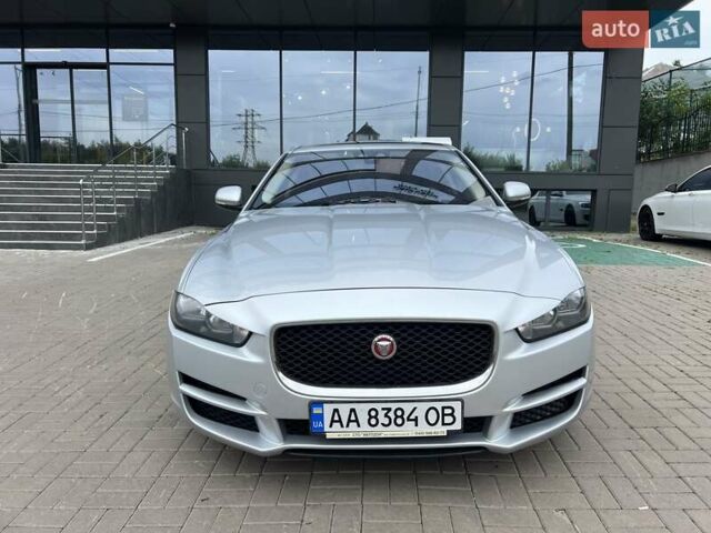 Серый Ягуар XE, объемом двигателя 2 л и пробегом 147 тыс. км за 13500 $, фото 1 на Automoto.ua