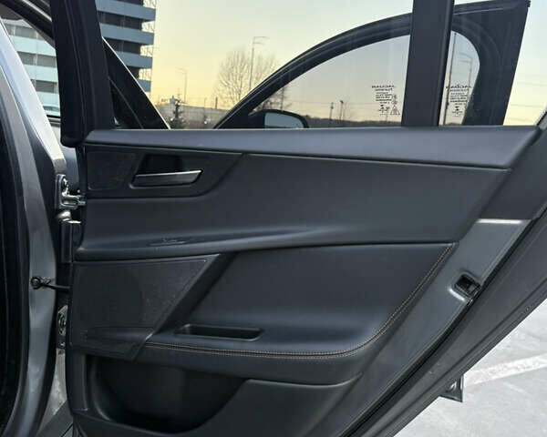 Ягуар XE 2016 у Києві на Automoto.ua Сірий Ягуар XE, об'ємом двигуна 2 л та пробігом 136 тис. км за 16600 $, фото 31 на Automoto.ua