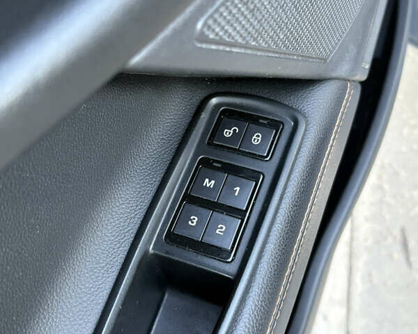 Ягуар XE 2016 у Києві на Automoto.ua Сірий Ягуар XE, об'ємом двигуна 2 л та пробігом 136 тис. км за 16600 $, фото 33 на Automoto.ua