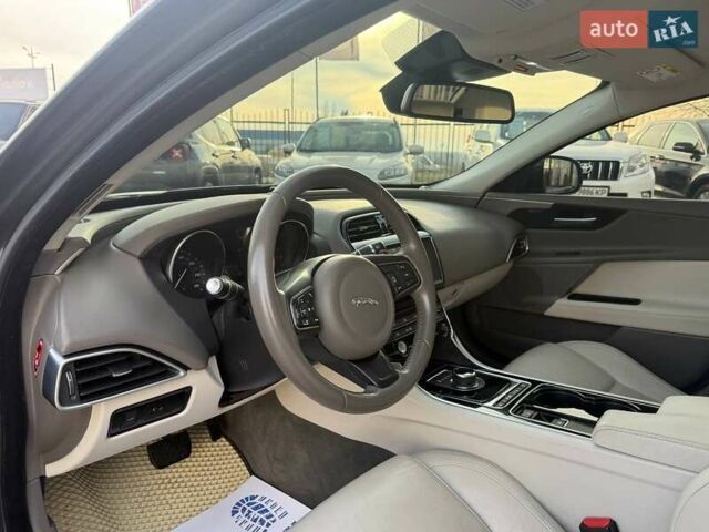 Серый Ягуар XE, объемом двигателя 2 л и пробегом 121 тыс. км за 16300 $, фото 16 на Automoto.ua
