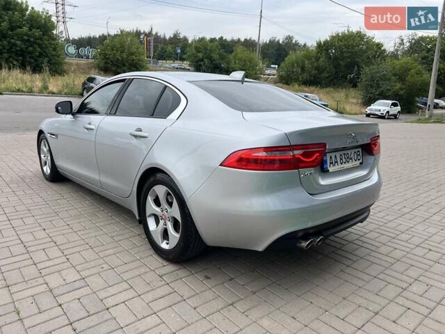 Серый Ягуар XE, объемом двигателя 2 л и пробегом 147 тыс. км за 13500 $, фото 6 на Automoto.ua