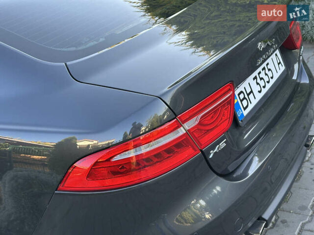 Серый Ягуар XE, объемом двигателя 3 л и пробегом 110 тыс. км за 15500 $, фото 23 на Automoto.ua