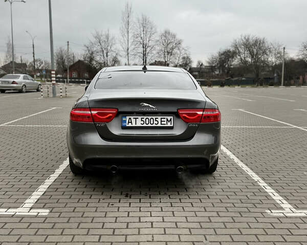 Серый Ягуар XE, объемом двигателя 2 л и пробегом 89 тыс. км за 13800 $, фото 4 на Automoto.ua