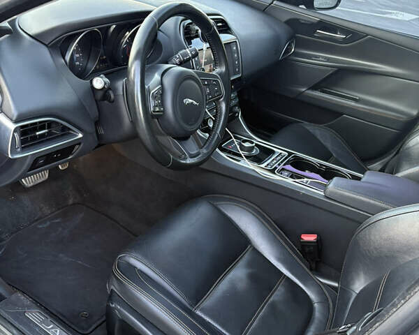 Ягуар XE 2016 у Києві на Automoto.ua Сірий Ягуар XE, об'ємом двигуна 2 л та пробігом 136 тис. км за 16600 $, фото 19 на Automoto.ua