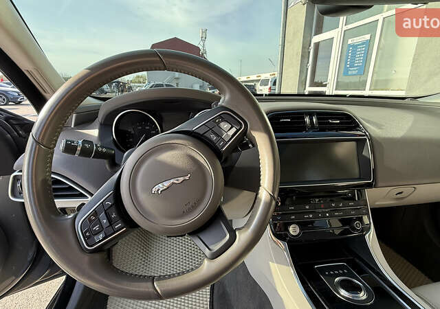 Сірий Ягуар XE, об'ємом двигуна 2 л та пробігом 121 тис. км за 15850 $, фото 25 на Automoto.ua