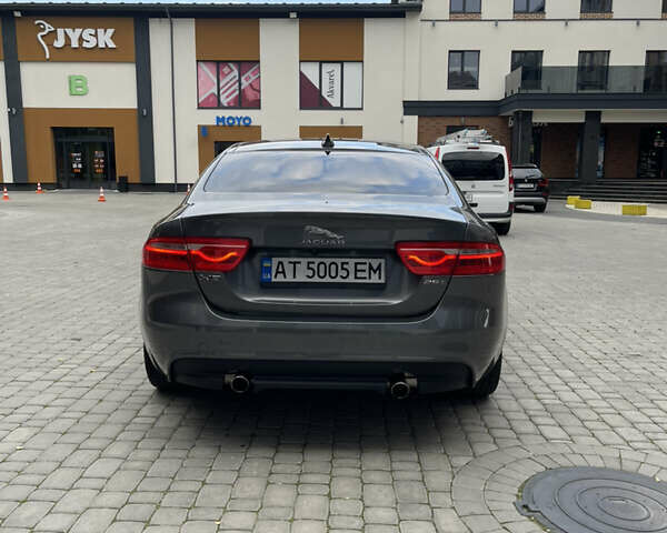 Серый Ягуар XE, объемом двигателя 2 л и пробегом 74 тыс. км за 15400 $, фото 4 на Automoto.ua
