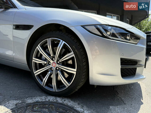 Сірий Ягуар XE, об'ємом двигуна 3 л та пробігом 82 тис. км за 20000 $, фото 20 на Automoto.ua