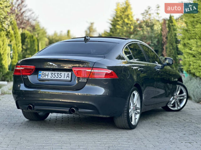 Серый Ягуар XE, объемом двигателя 3 л и пробегом 110 тыс. км за 15500 $, фото 2 на Automoto.ua