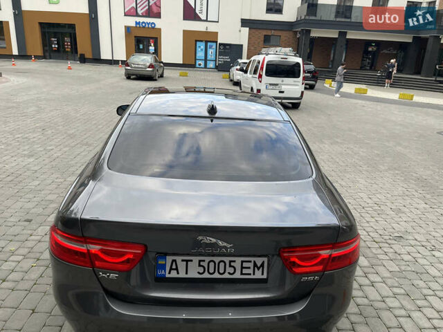 Серый Ягуар XE, объемом двигателя 2 л и пробегом 74 тыс. км за 15400 $, фото 6 на Automoto.ua