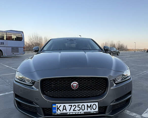 Ягуар XE 2016 у Києві на Automoto.ua Сірий Ягуар XE, об'ємом двигуна 2 л та пробігом 136 тис. км за 16600 $, фото 12 на Automoto.ua