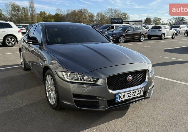 Сірий Ягуар XE, об'ємом двигуна 2 л та пробігом 121 тис. км за 15850 $, фото 3 на Automoto.ua